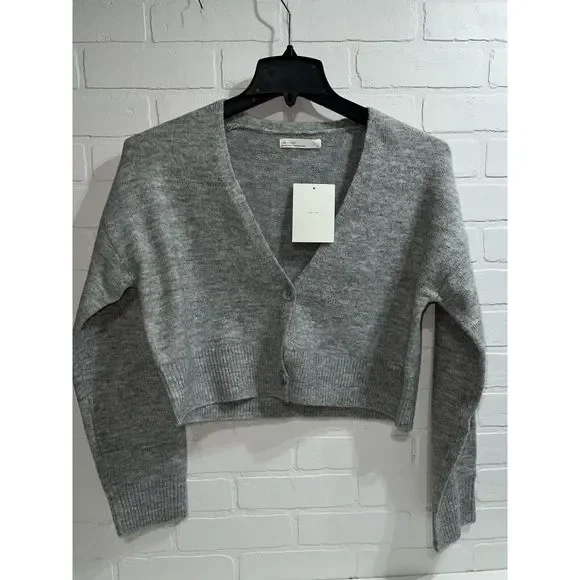 NEW! Oak + Fort Size Small Super Cute Must Have CROPPED CARDIGAN Light Gray $58 - Picture 1 of 8